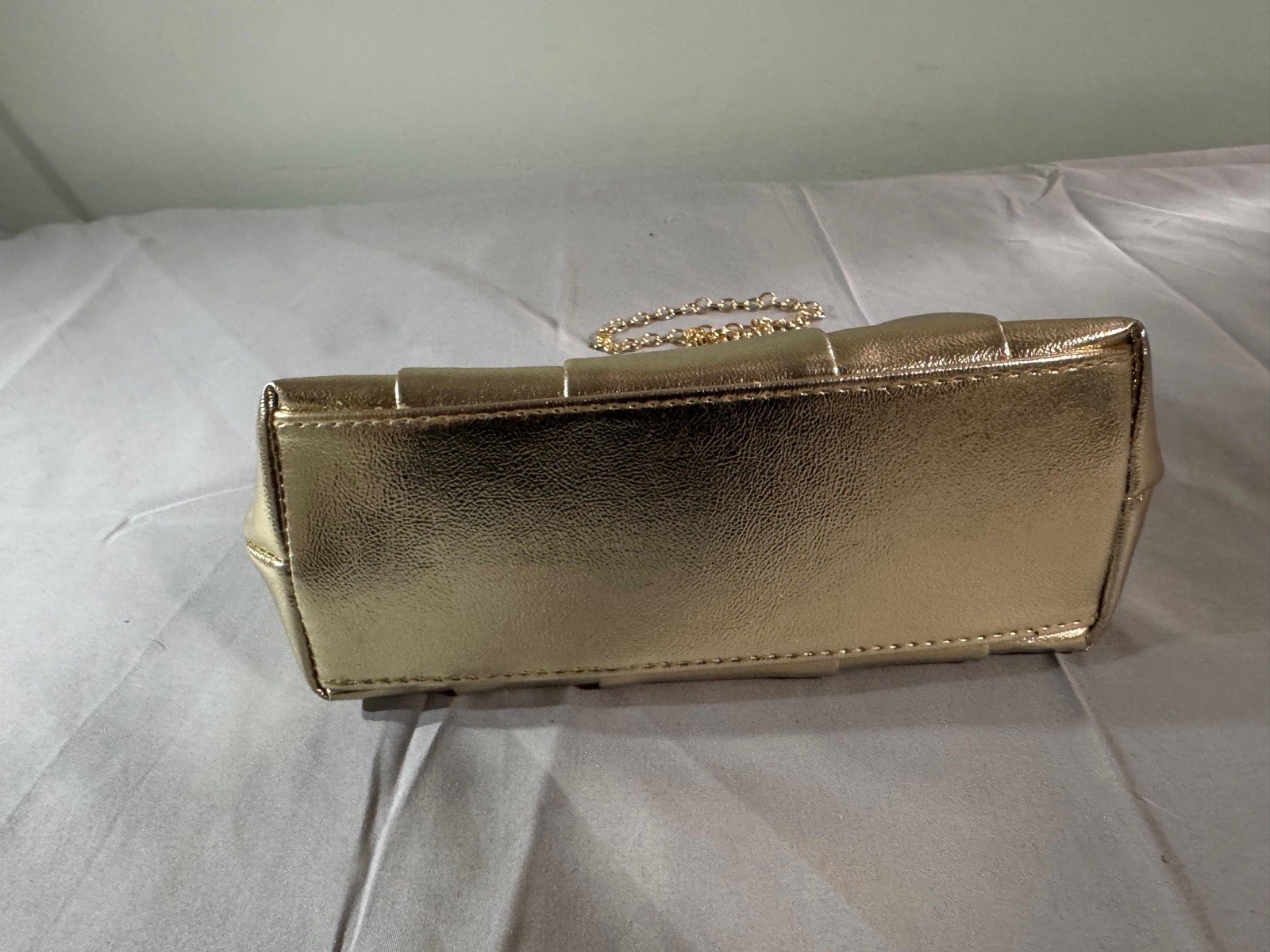 Pleated Clutch Shoulder Bag Gold Metallic Chain Strap Accent Women’s Handbag