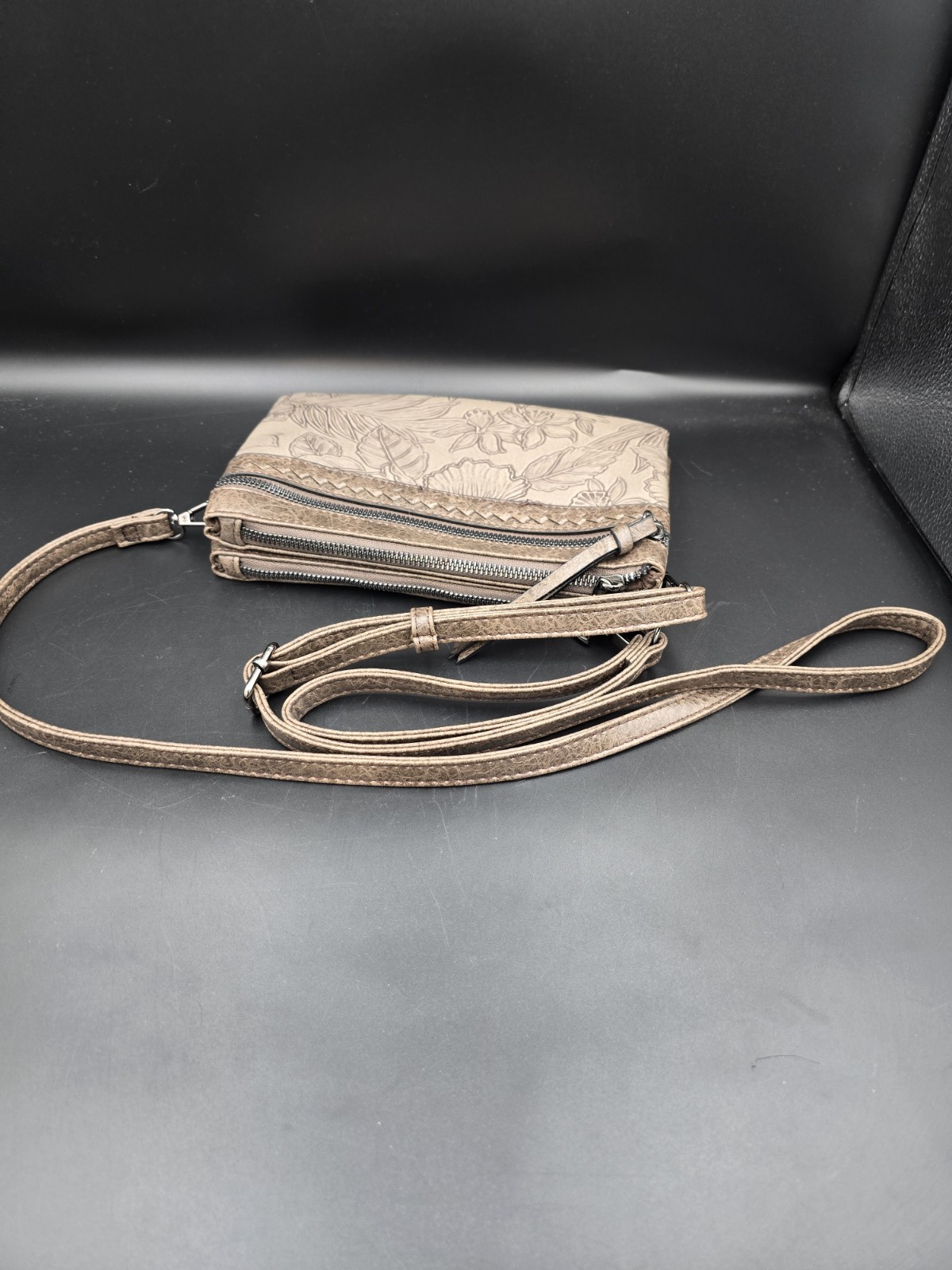 Un-Branded Leaf Embossed Wristlet/Crossbody Purse