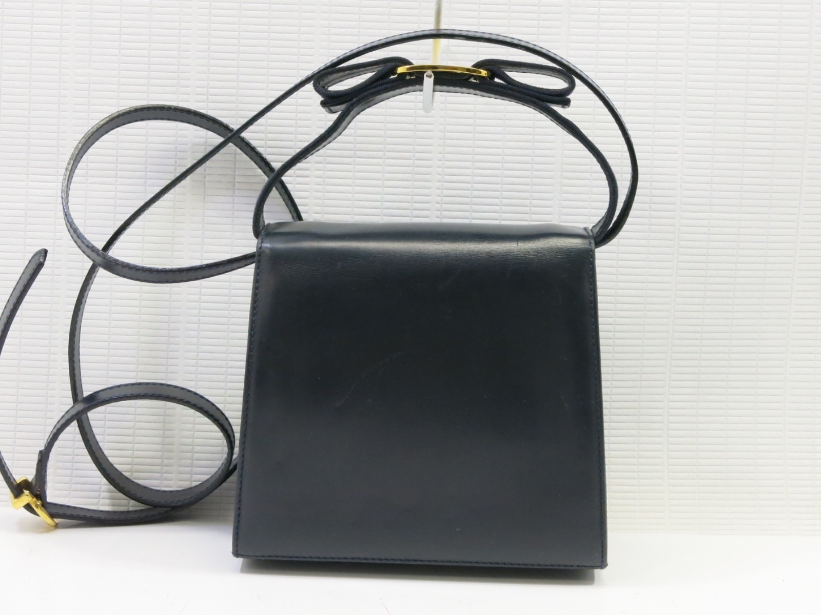 Auth Ferragamo Vara Hand bag & Shoulder bag Black Vara Handle 18715208