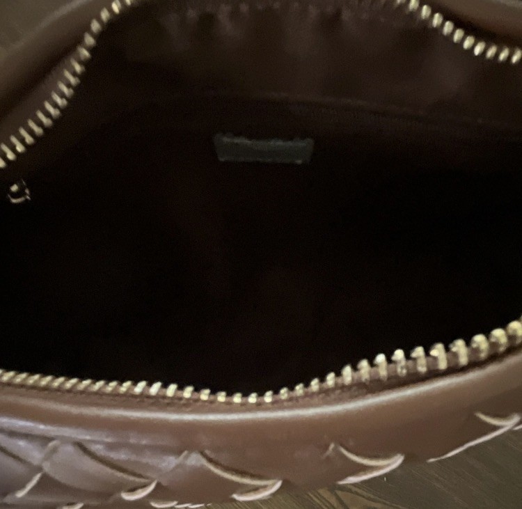 Womens Brown Woven Shoulder Bag Zip Top Lined Gold Hardware Brown Strap