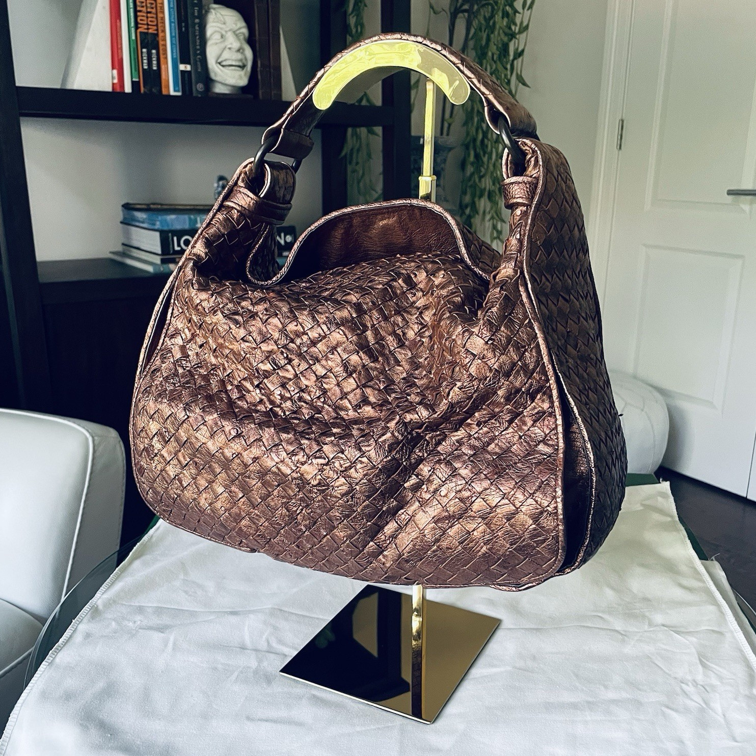 Bottega Veneta Vintage Genuine Ostrich Leather Intrecciato Medium Veneta Hobo
