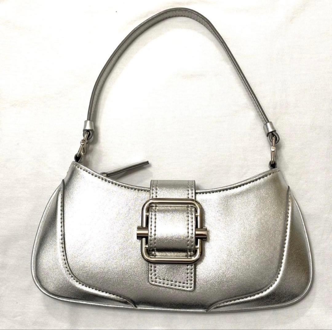 OSOI Small Shoulder Bag Accessory Pouch Leather in Silver USED Good Condition