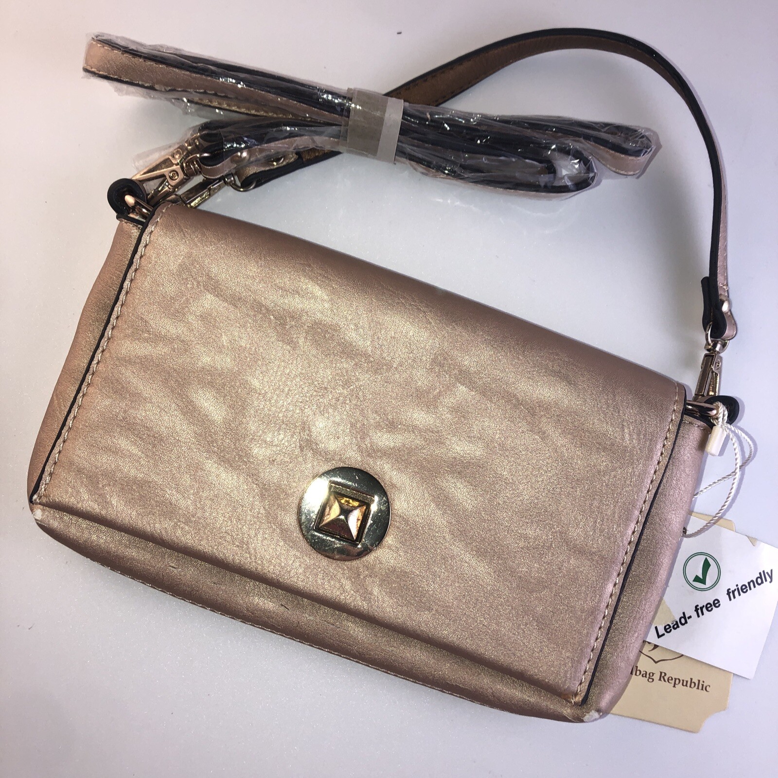 Handbag Republic Purse w/tags but worn lead-free friendly