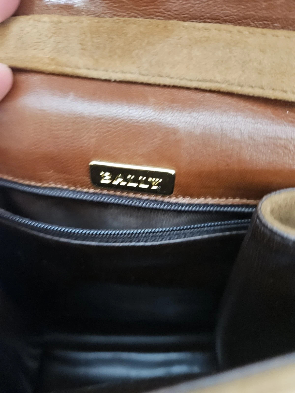 Bally Shoulder Bag Caramel Faux Suede Snap Designer Everyday Purse Minimalist