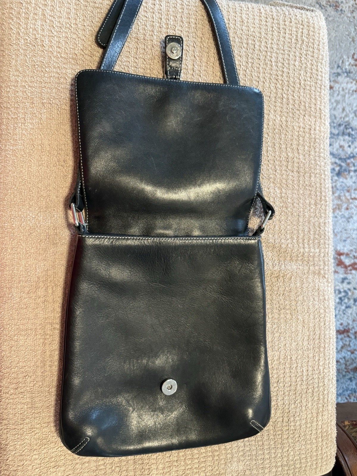 Coach Black Medium Crossbody Bag Flap Snap, Adjustable Strap, Pockets Lined