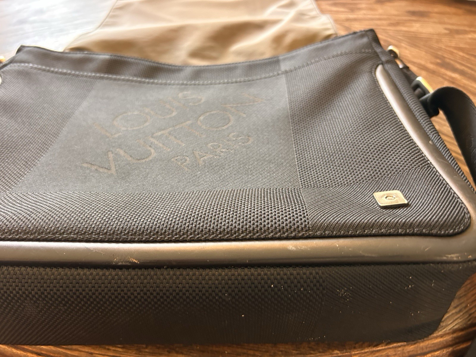 LOUIS VUITTON District Messenger Bag Canvas Black FREE SHIPPING!