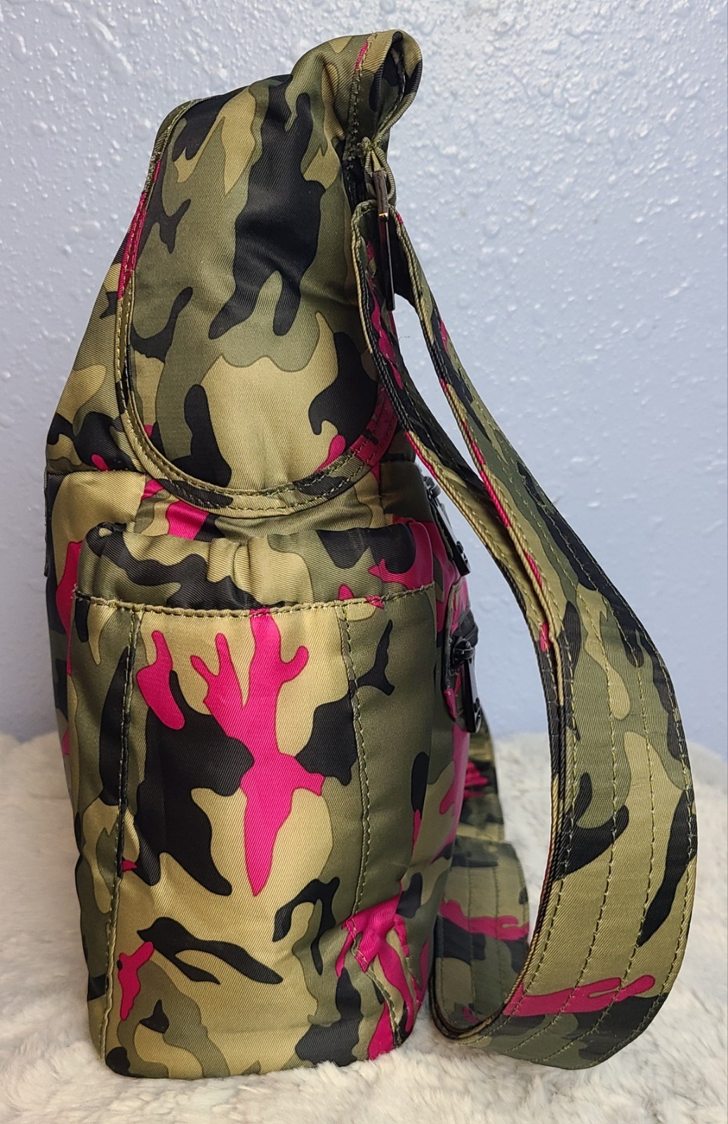 Lug Camper Purse/bag, Camo Green And Pink. Lots Of Pockets, Adjustable Strap