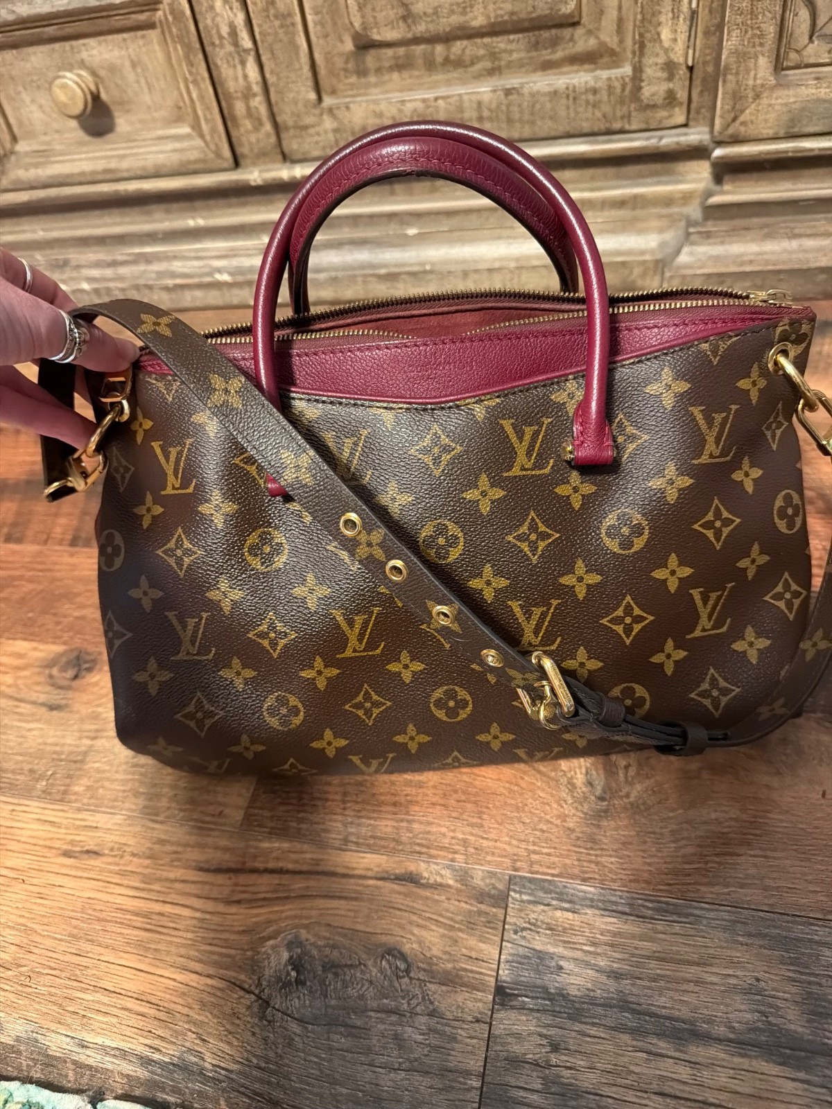 Auth LOUIS VUITTON Pallas MM Monogram 2-Way Hand Shoulder Bag Purse with COA