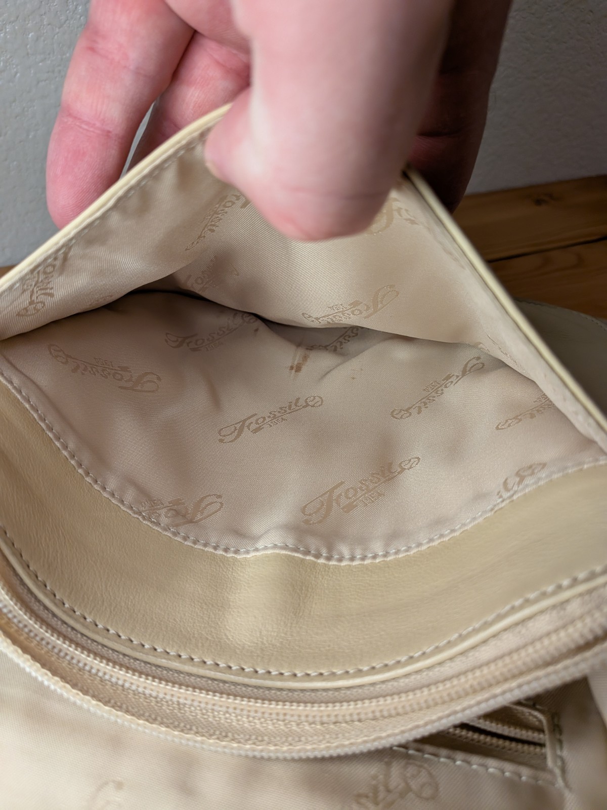 Fossil Cream Genuine Leather Organizer Crossbody Bag Wallet Purse Vintage