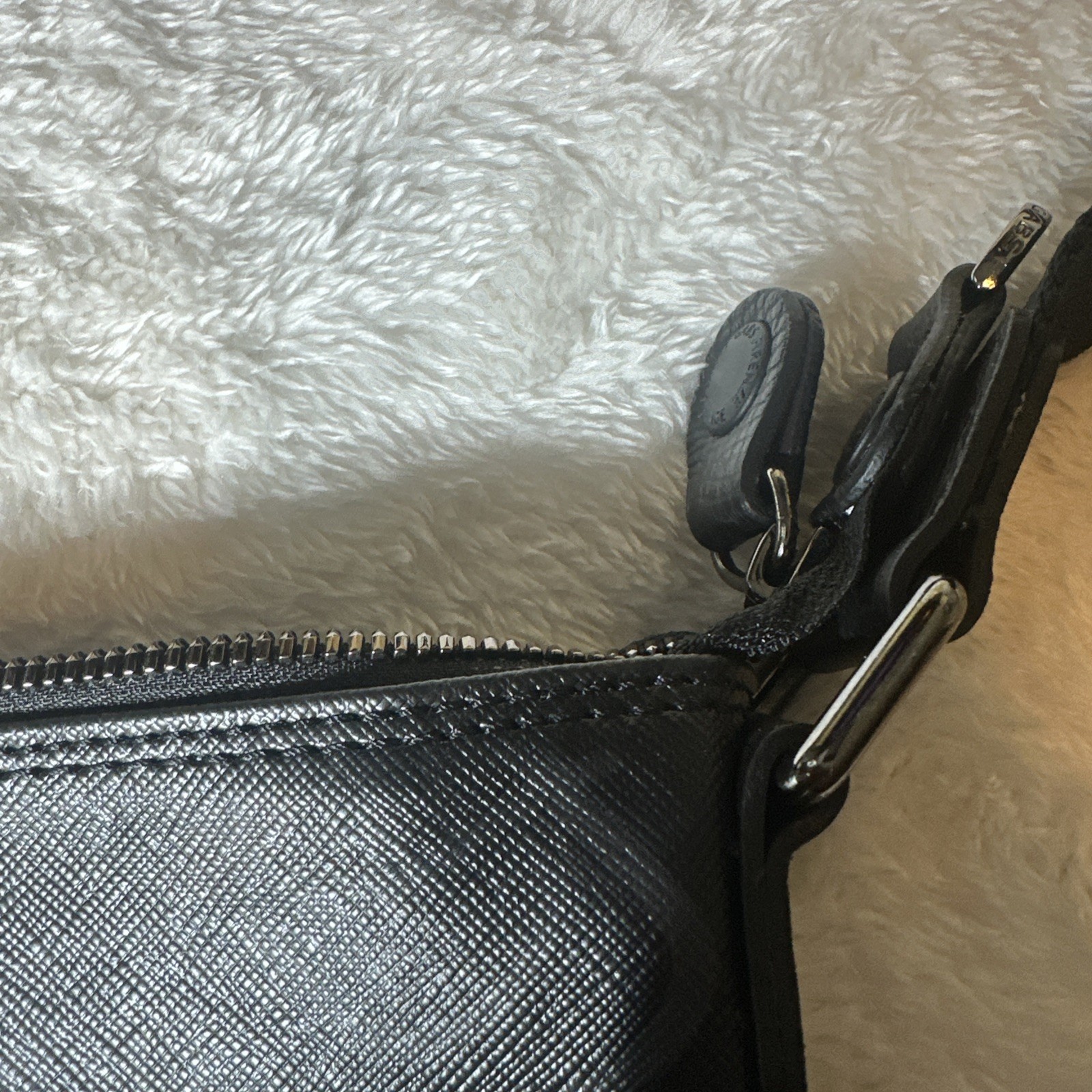 GABS BLACK CROSSBODY BAG PURSE (EUC)
