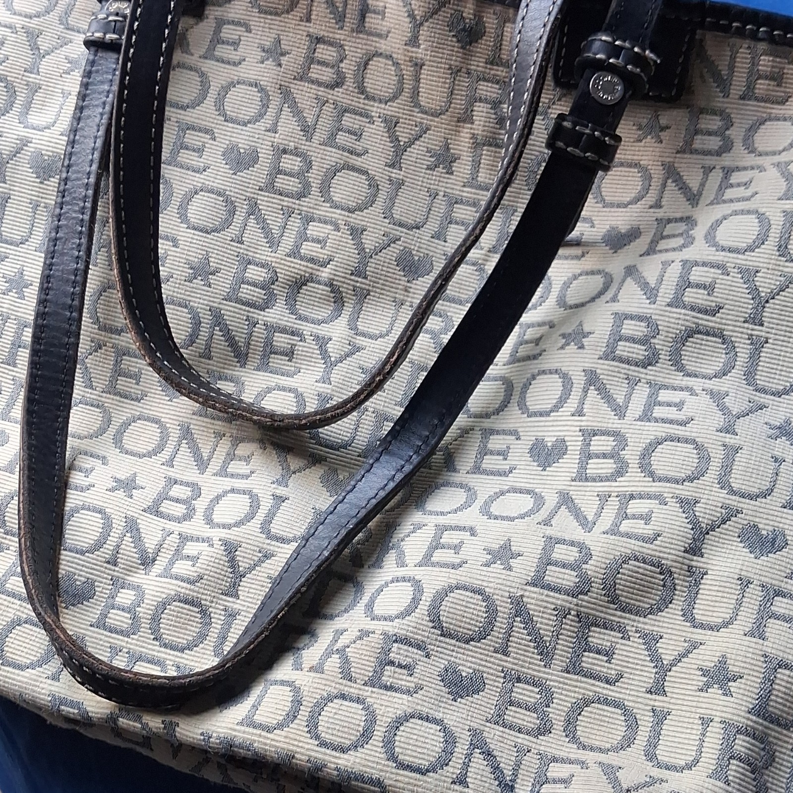 Dooney & Bourke Logo Tote Bag Large Beige/Gray, Zip, Red Lining, Inner Pockets