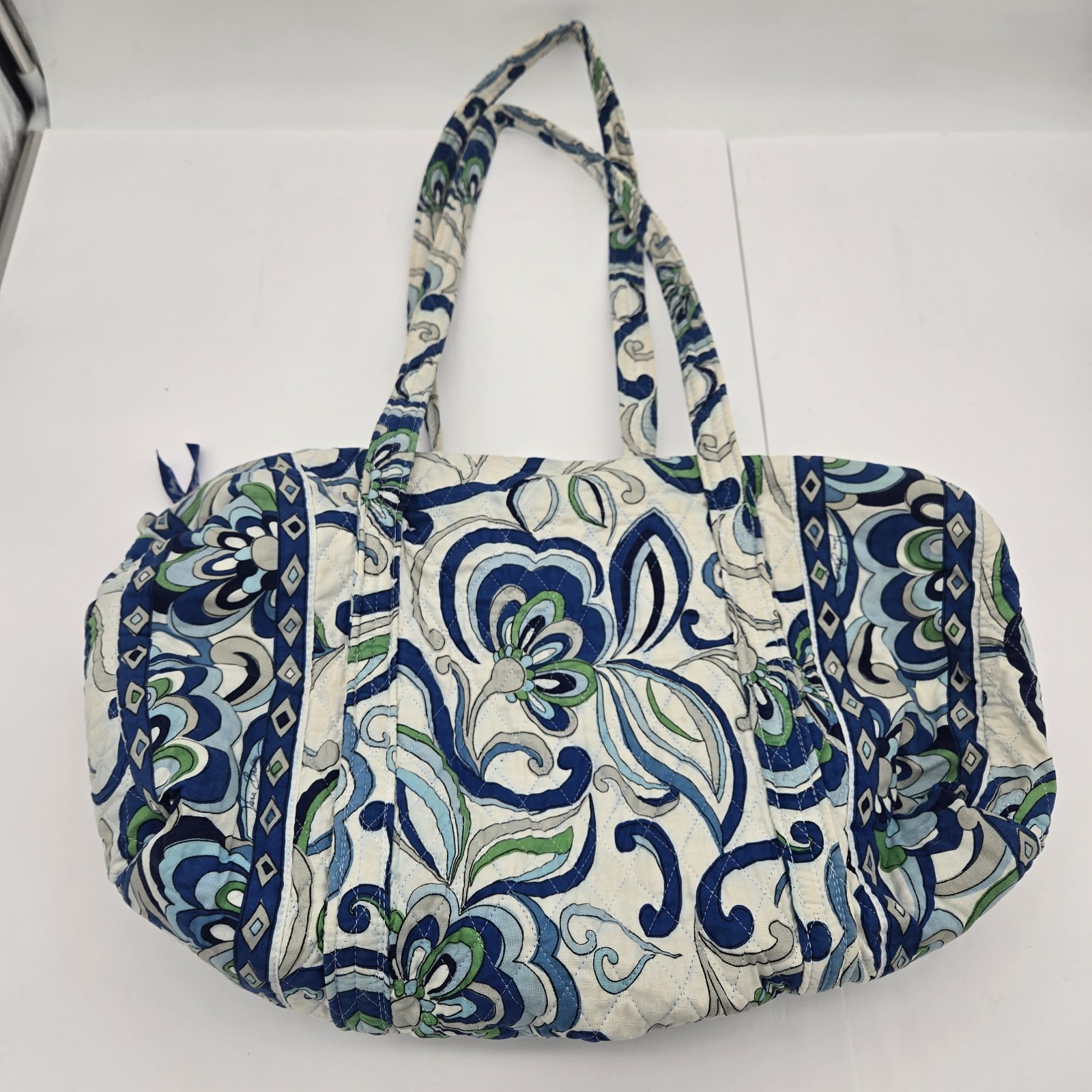 Vtg Vera Bradley Medium Size Duffel Bag 16x8x8 Mediterranean White RETIRED