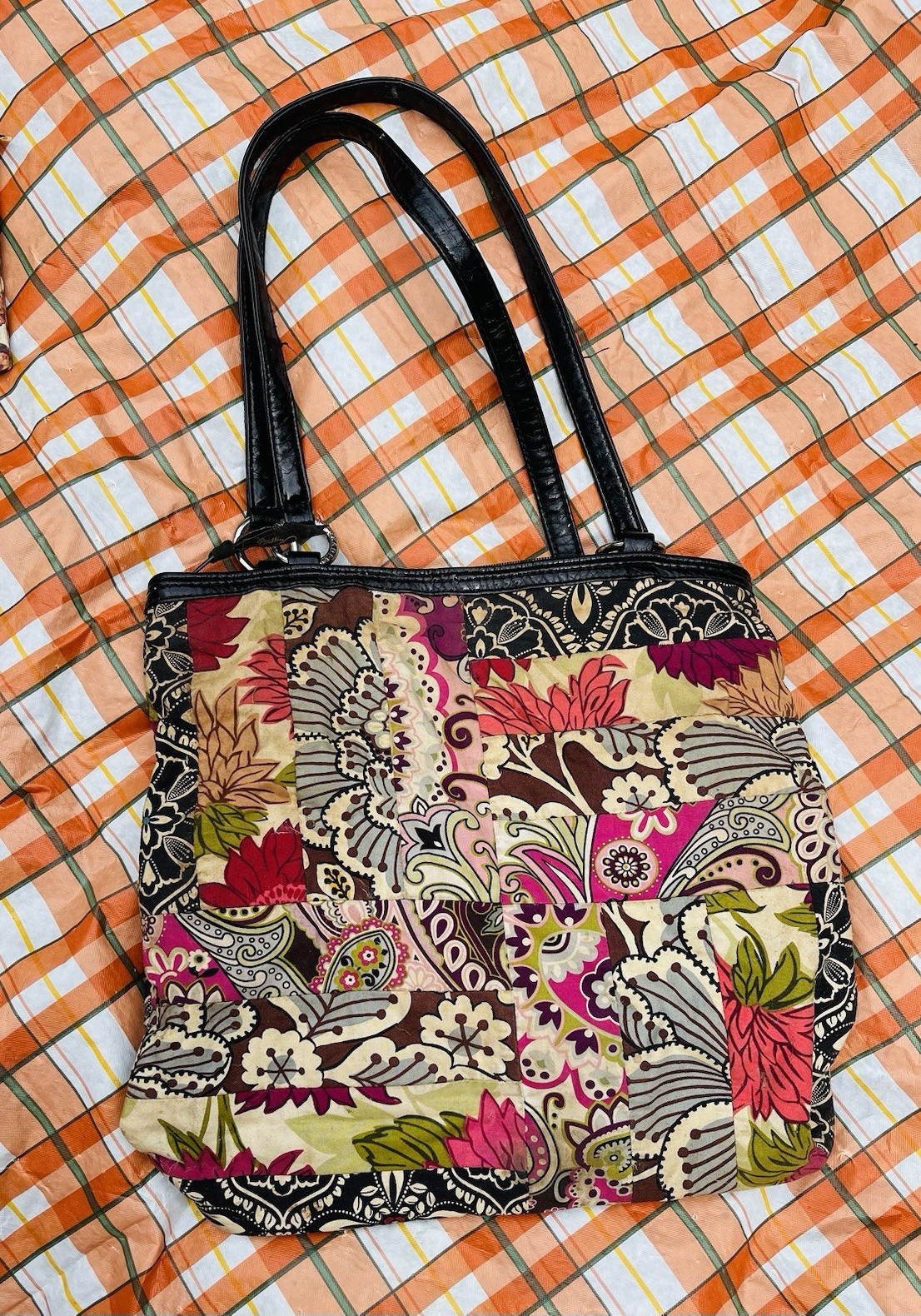 Vera Bradley Multicolor Floral Patchwork Shoulder Bag Zip Top Inner Pockets