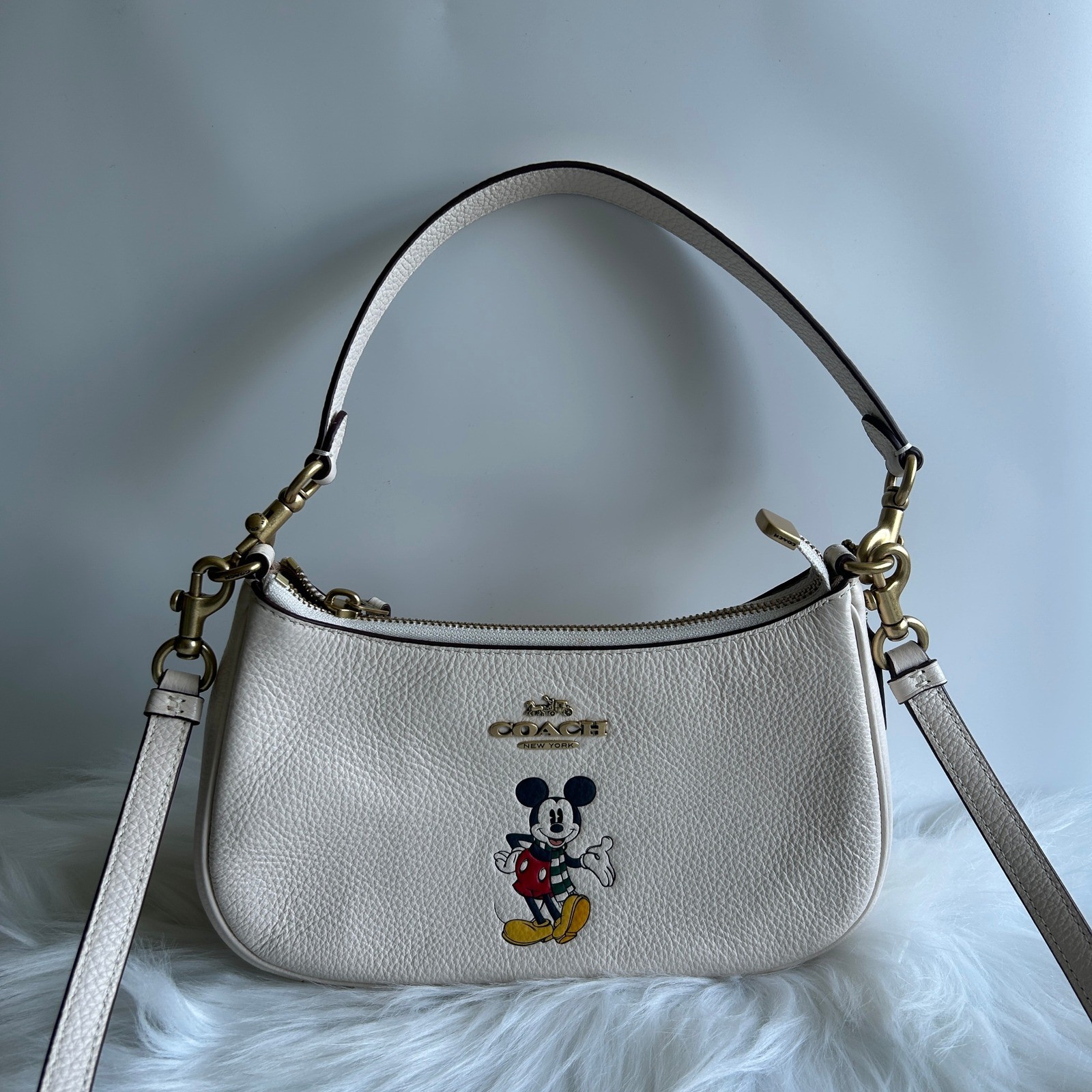 Coach Disney Mickey Chalk White Pebbled Leather Teri Shoulder Bag Excellent