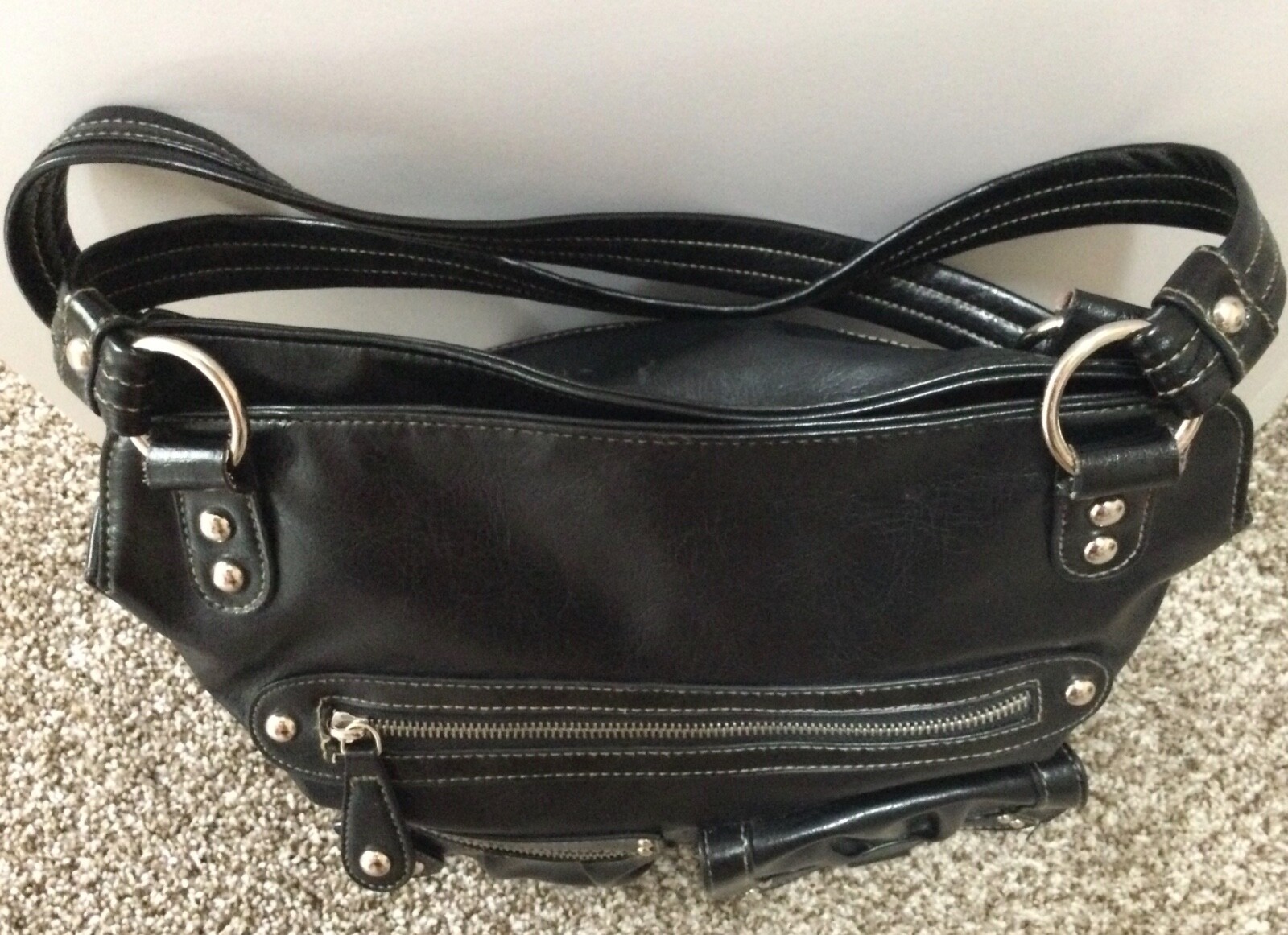 Black Vinyl Purse Unbranded Medium Purse 2 Straps Silver Hardware Pockets Lined