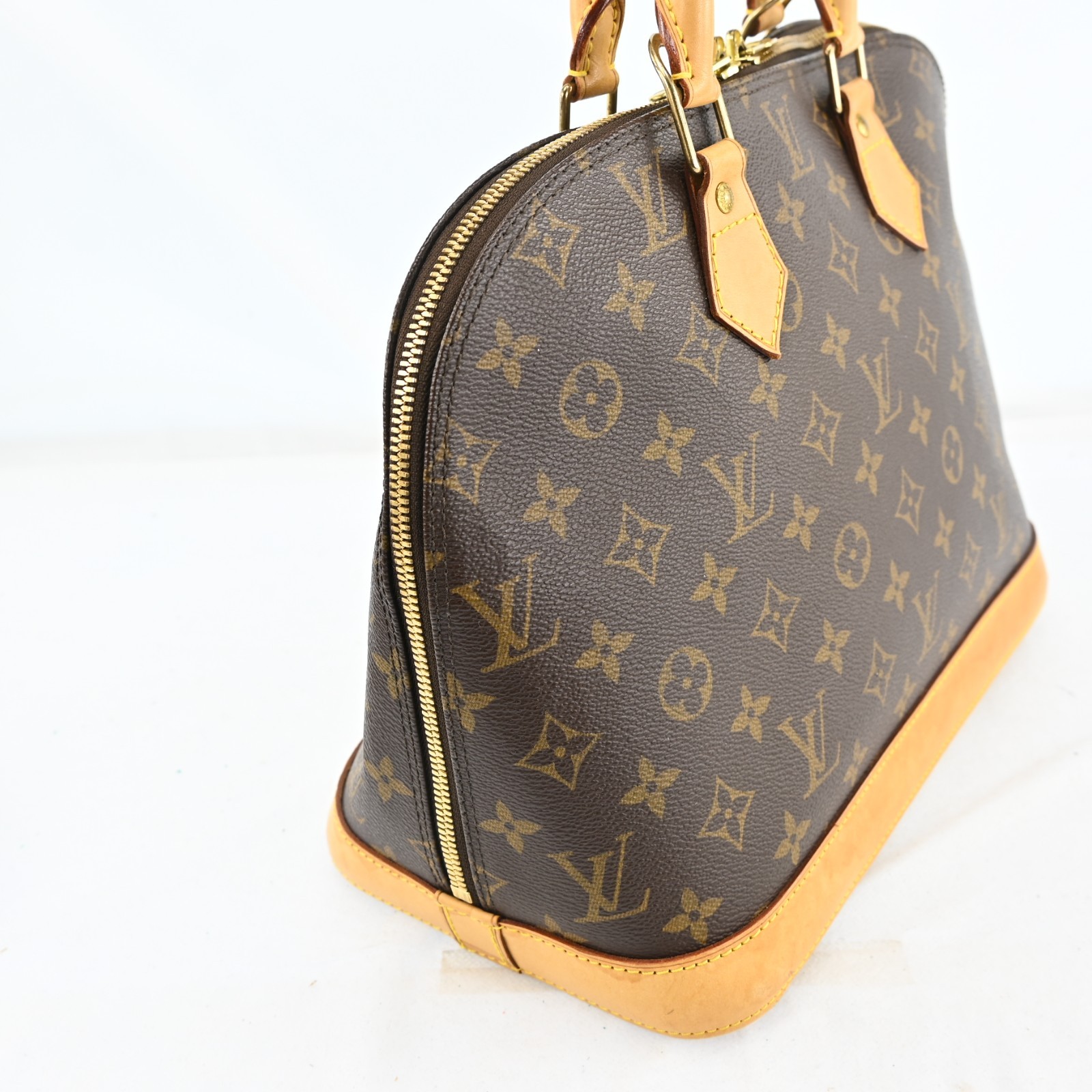 Authentic Louis Vuitton Monogram Alma Hand Bag Purse M51130 LV P4958YR803