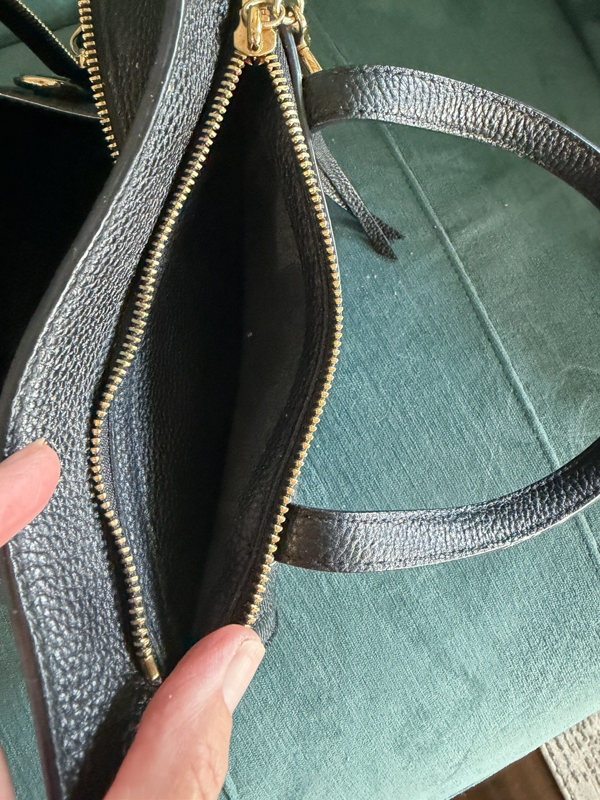 SALVATORE FERRAGAMO Medium Black “AMY” Tote – Excellent!