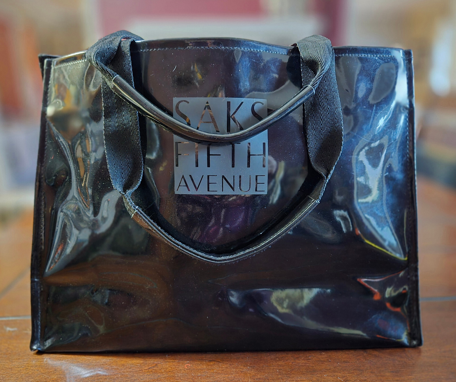 Saks 5th Avenue Logo Black Patent Tote Bag, 15-3/4″ x 11-1/2″ x 5-3/4″, EUC