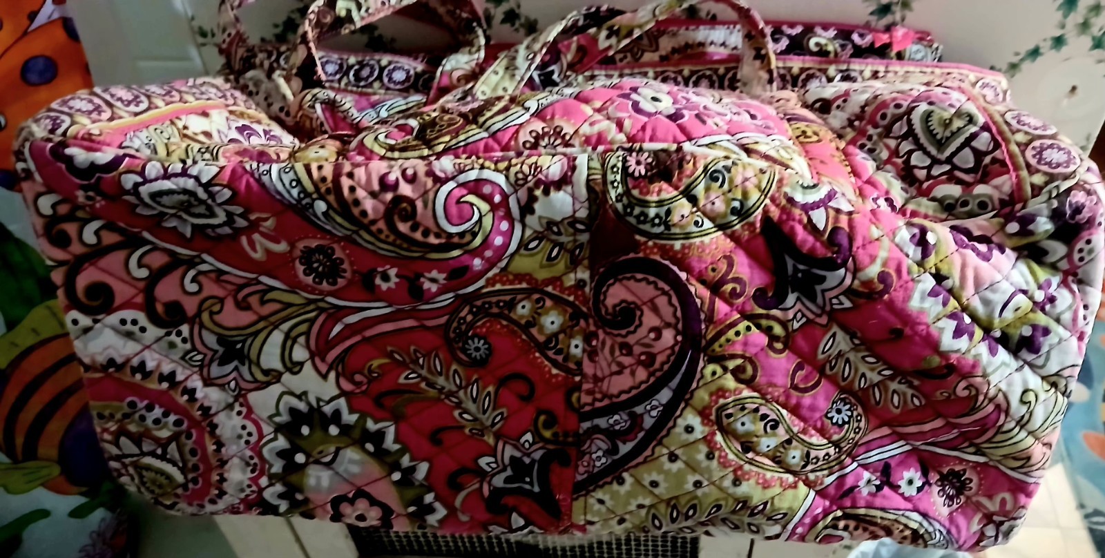 VERA BRADLEY VERY BERRY PAISLEY GET~ CARRIED~AWAY EXTRA LARGE TRAVEL TOTE BAG
