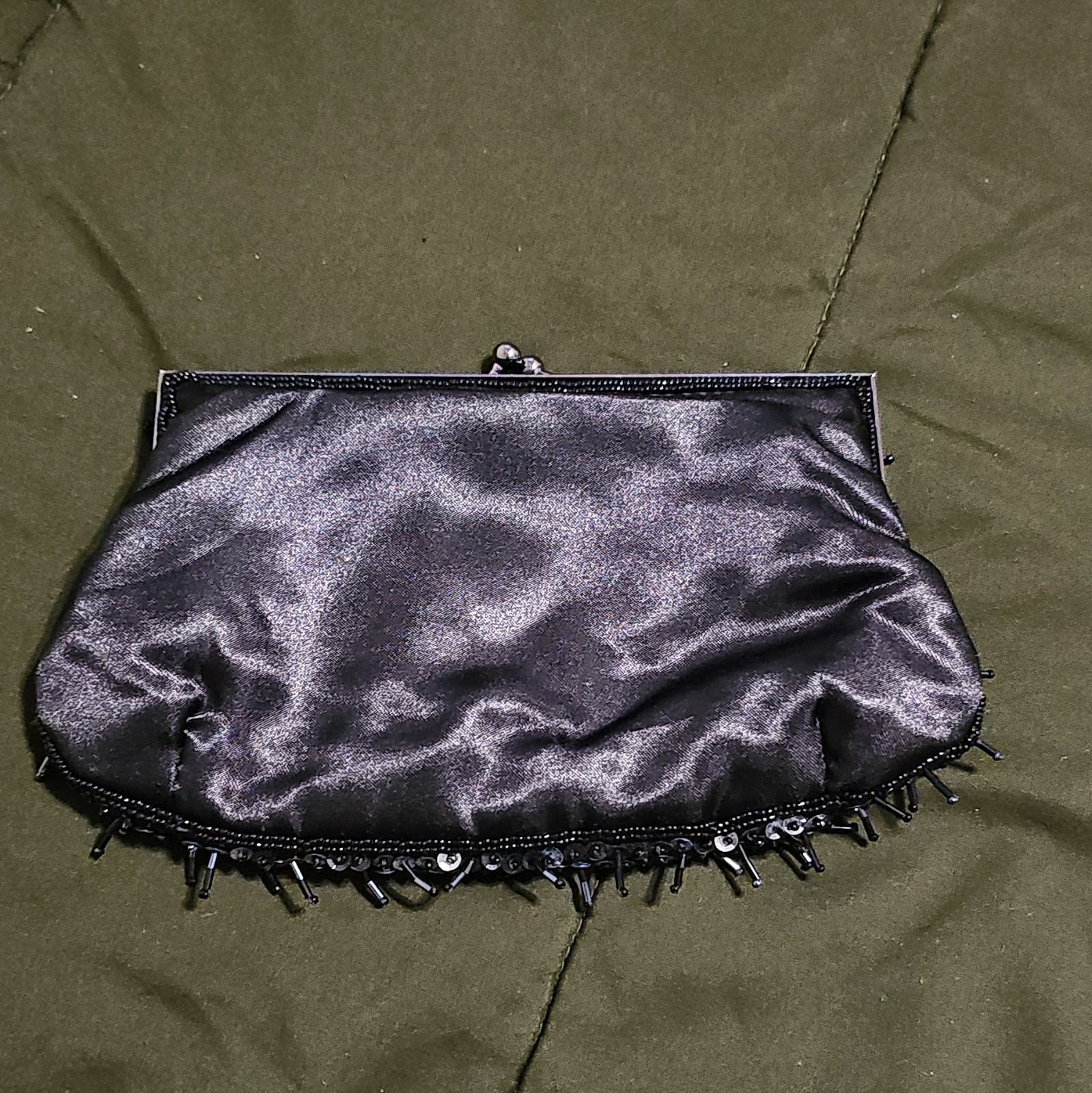 Women’s Black/Silver Beaded Sequin Clutch Kiss Lock Chain Shoulder Strap Small