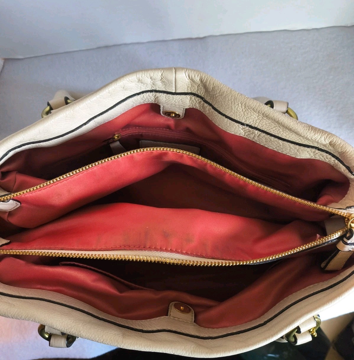 AUTHENTIC COACH MADISON CHALK LEATHER FLAP CARRY ALL #18621 GUC