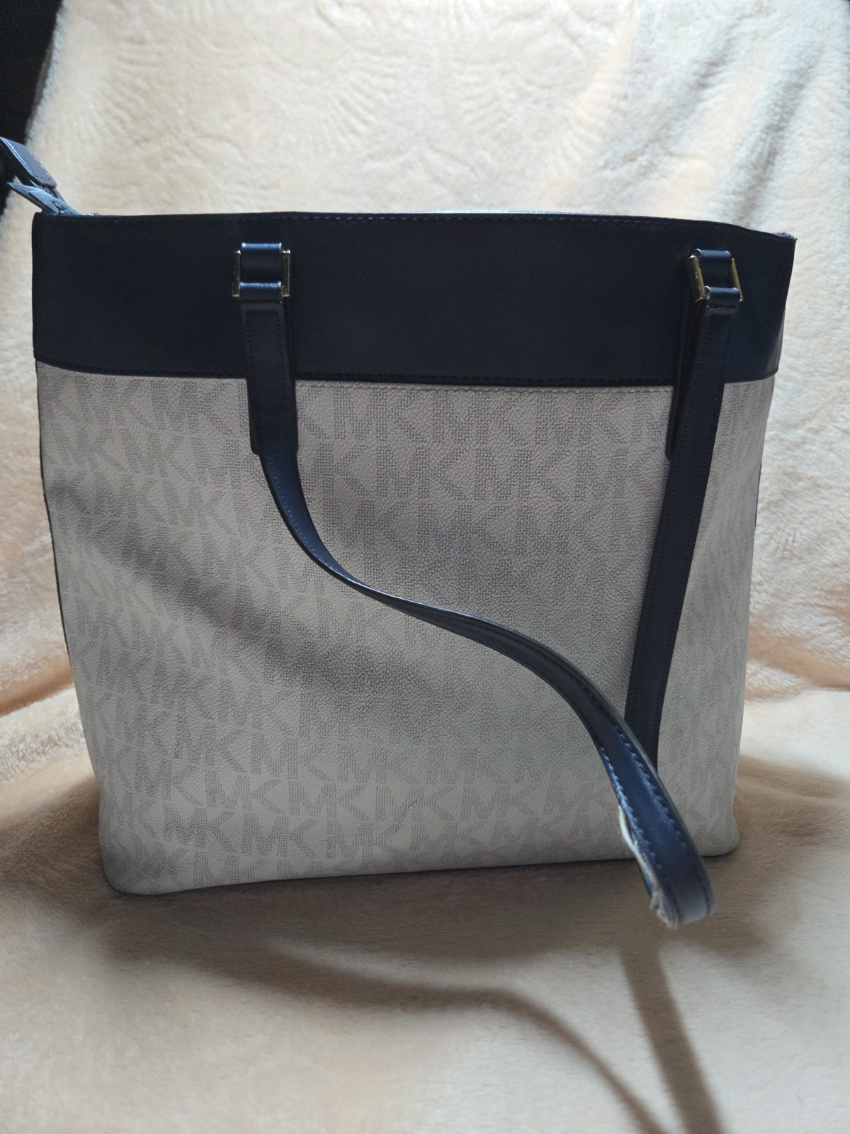 Michael Kors Logo Tote Shoulder Bag Beige/Navy/White Gold Hardware Zip Top