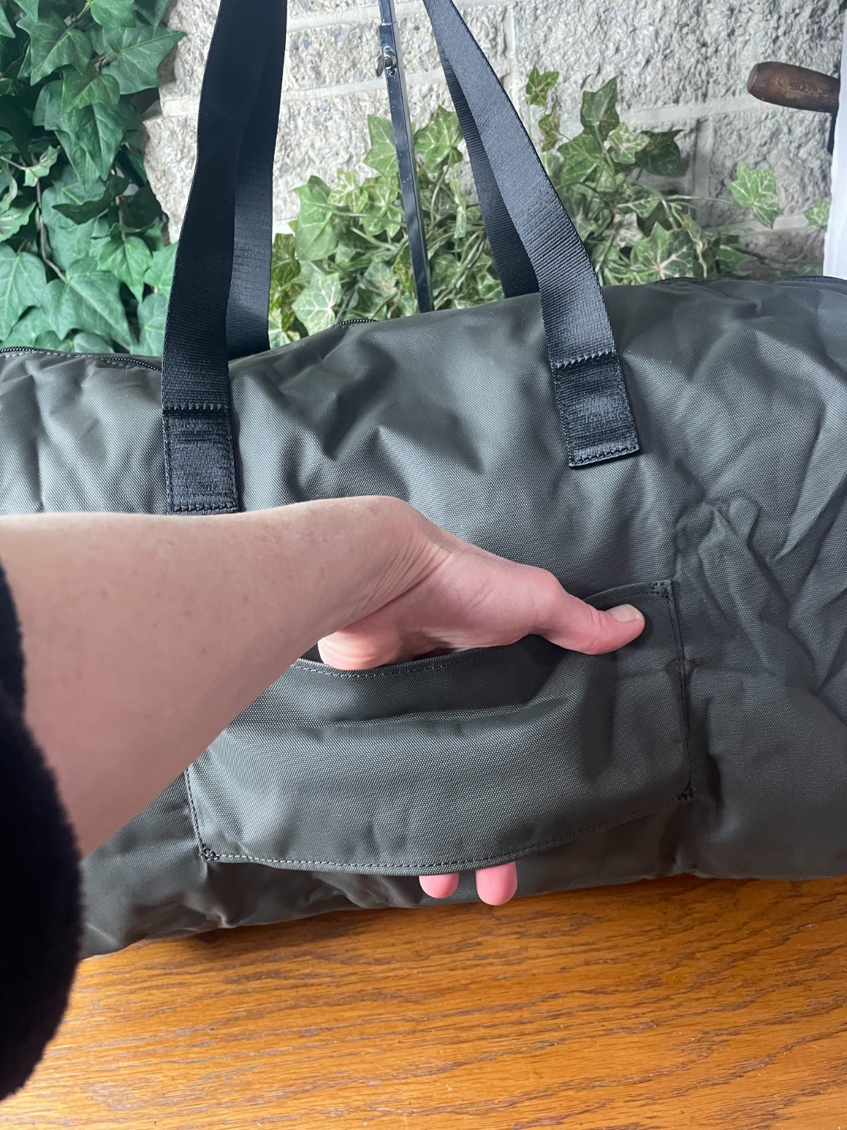 NWT TUMI DARK GREY PACKABLE DUFFLE FOLDABLE DUFFEL TOTE BAG TRAVEL CARRYON