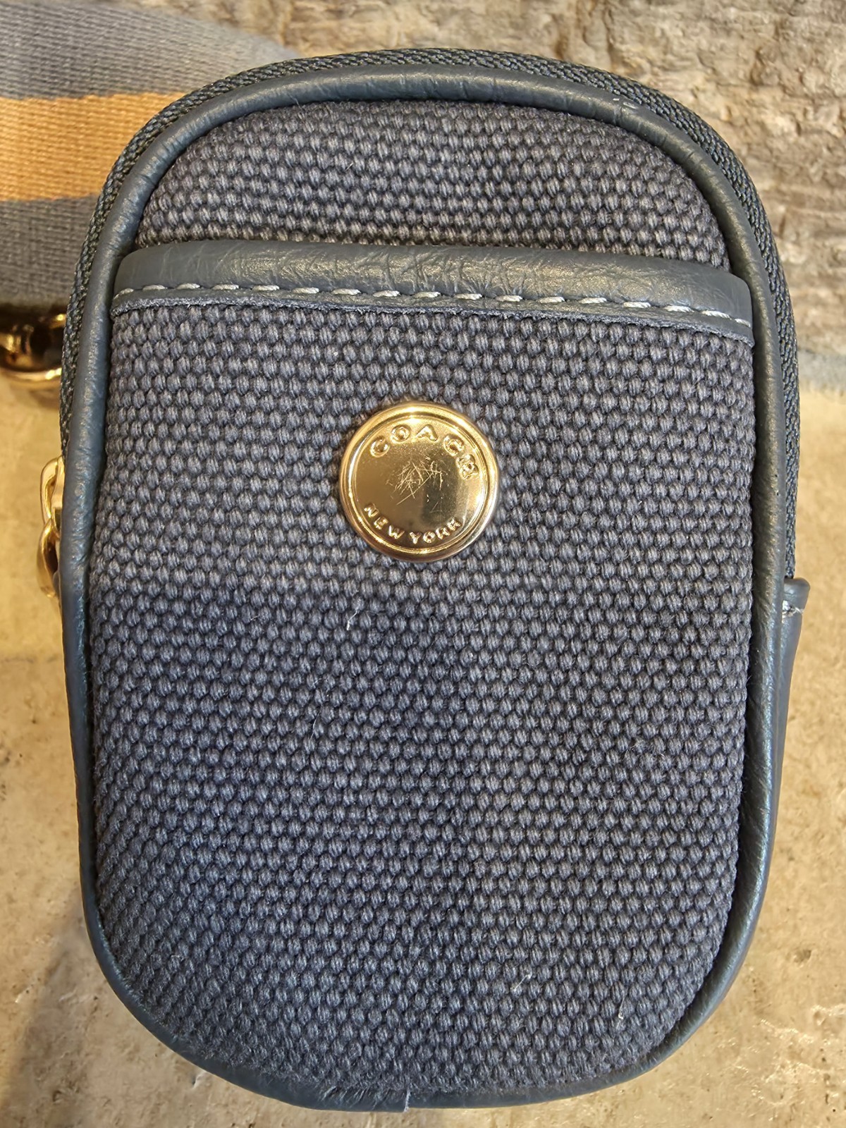 Coach New York Crossbody Coin Bag Pouch Blue Goldtone Hardware Adjustable COA