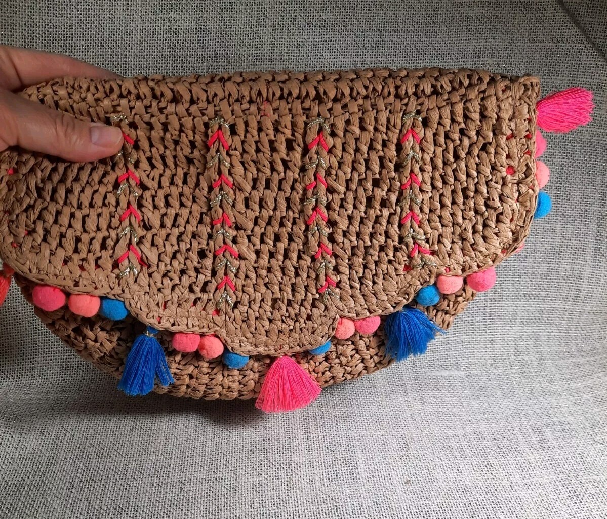 Lilly Pulitzer Clam Shell Clutch Natural Straw Bag with Pom Pom & Tassel Accents