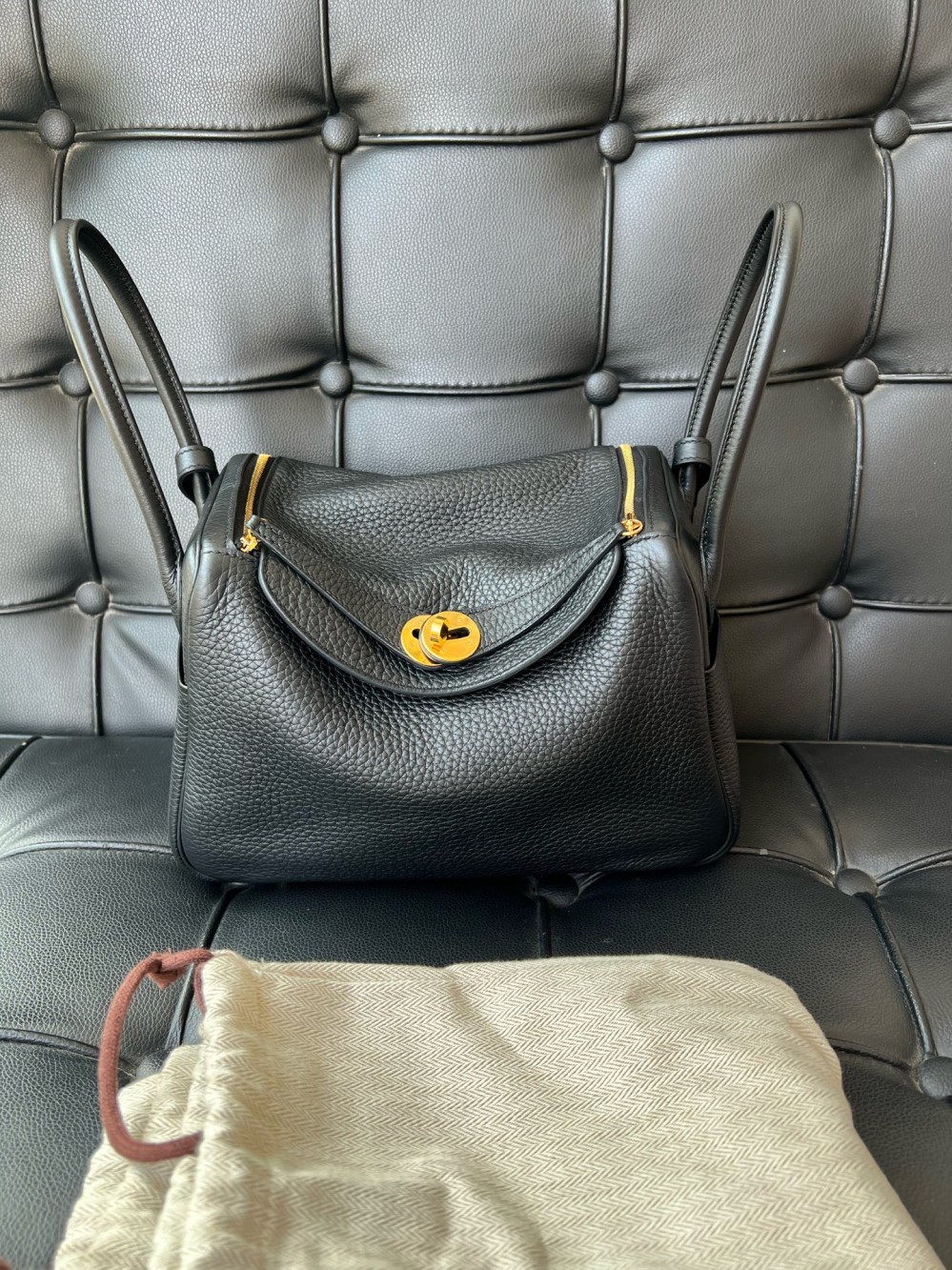 Hermès Lindy 26 Togo Calfskin Gold-Tone Medium Handbag Black
