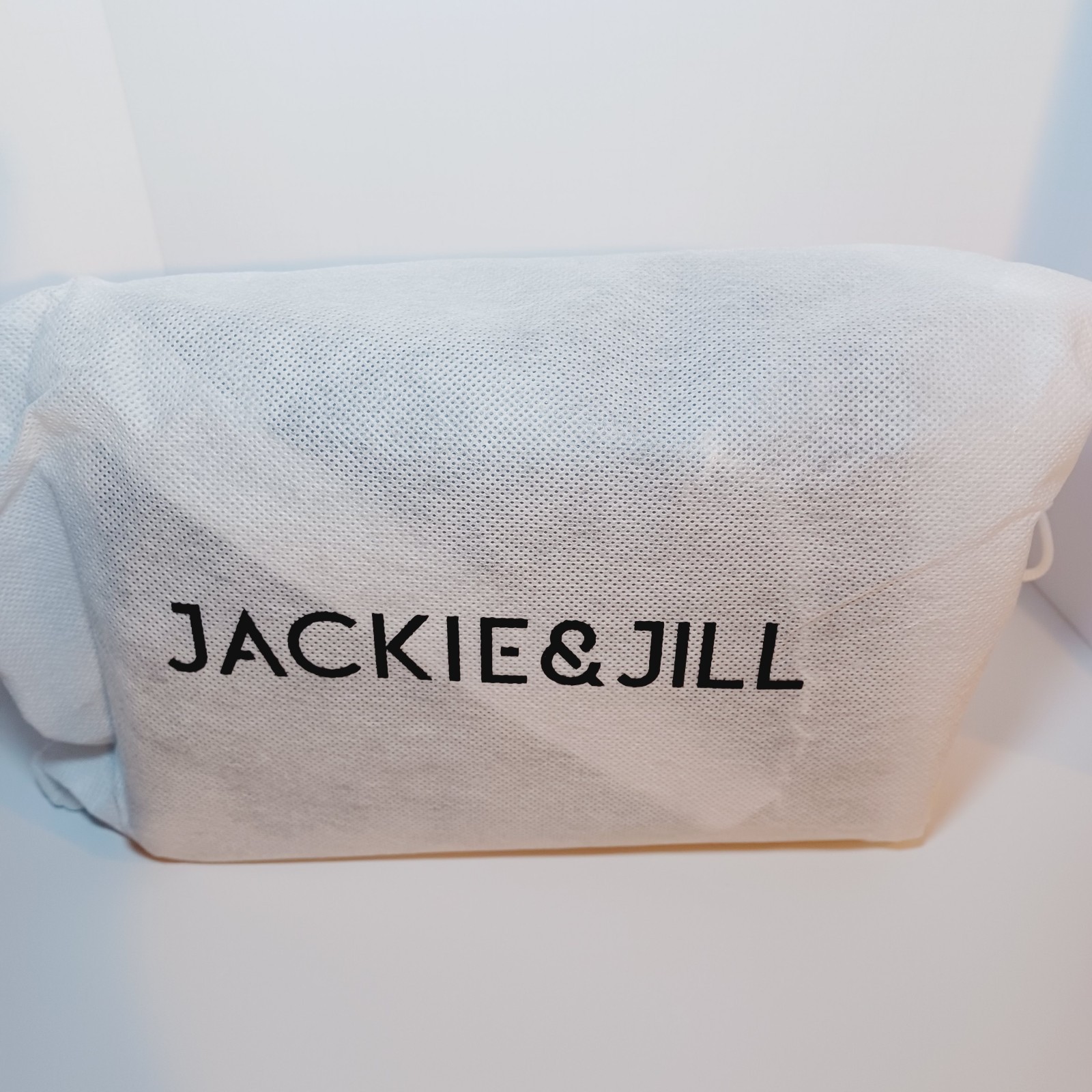 Jackie & Jill Black Crossbody Quilted Purse Bag Chain Strap Dust Bag 5.7×8.5×3