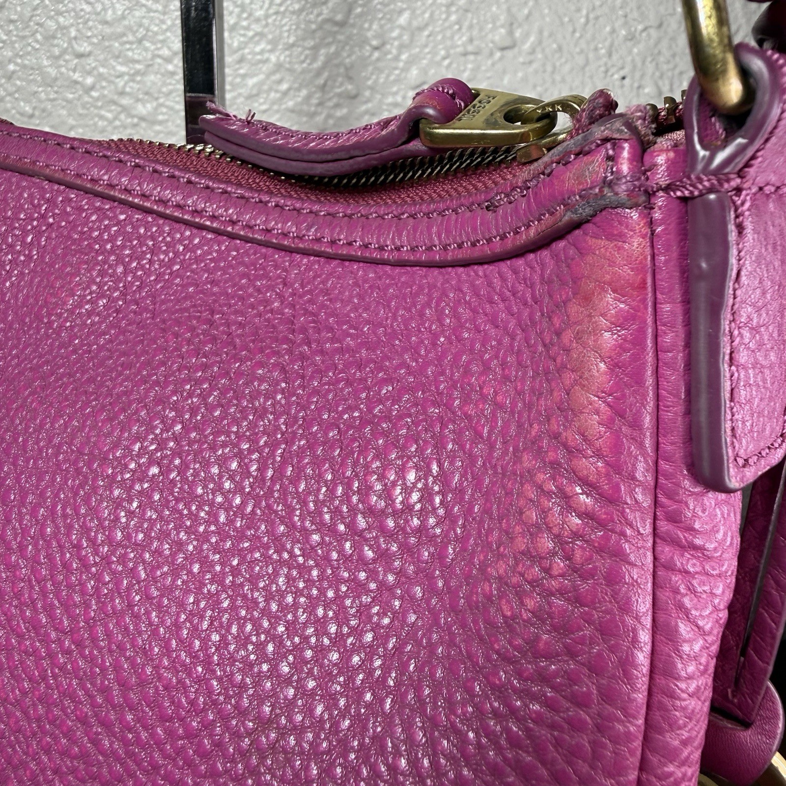 Fossil Erin Fuchisa Pink Pebbled Leather Crossbody Purse Bag Double Pocket Front