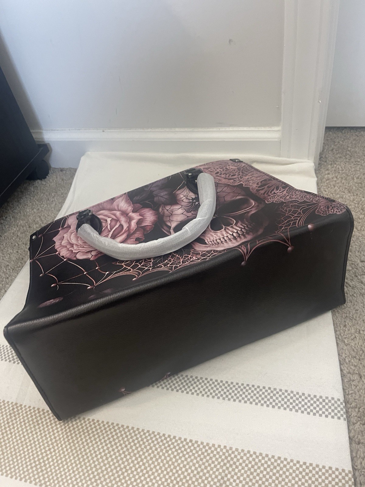 Skullette “VENOMINA” – BLACK INTERIOR – LEATHER HANDBAG With Strap