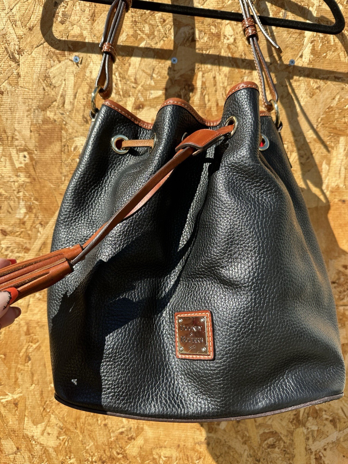 VTG Dooney & Bourke Black Leather Pebble Grain Tasha Drawstring Shoulder Bag