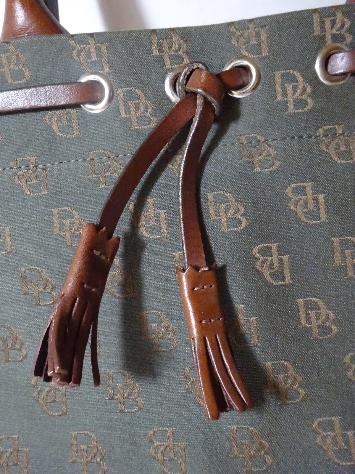 Dooney & Bourke Tassel Bag L538 GR Green Monogram Canvas Leather Trim (C37)