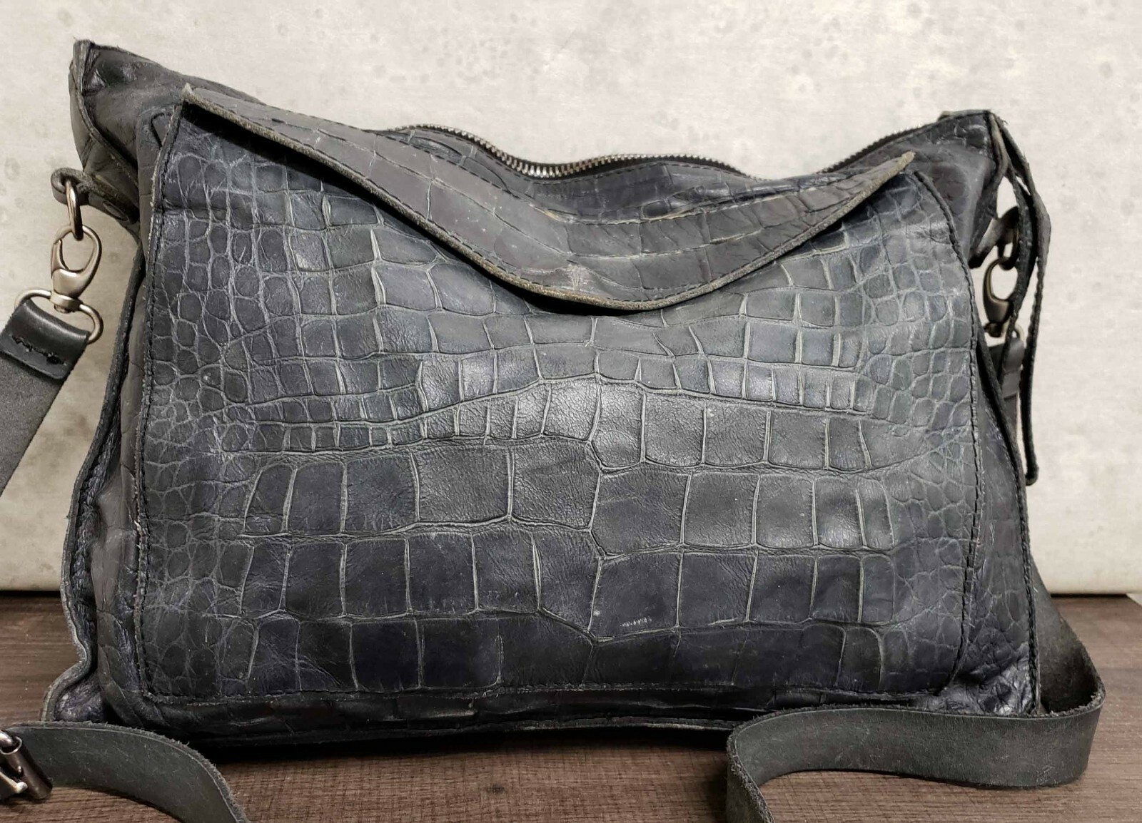 Numero 10 leather messenger bag carry all $895