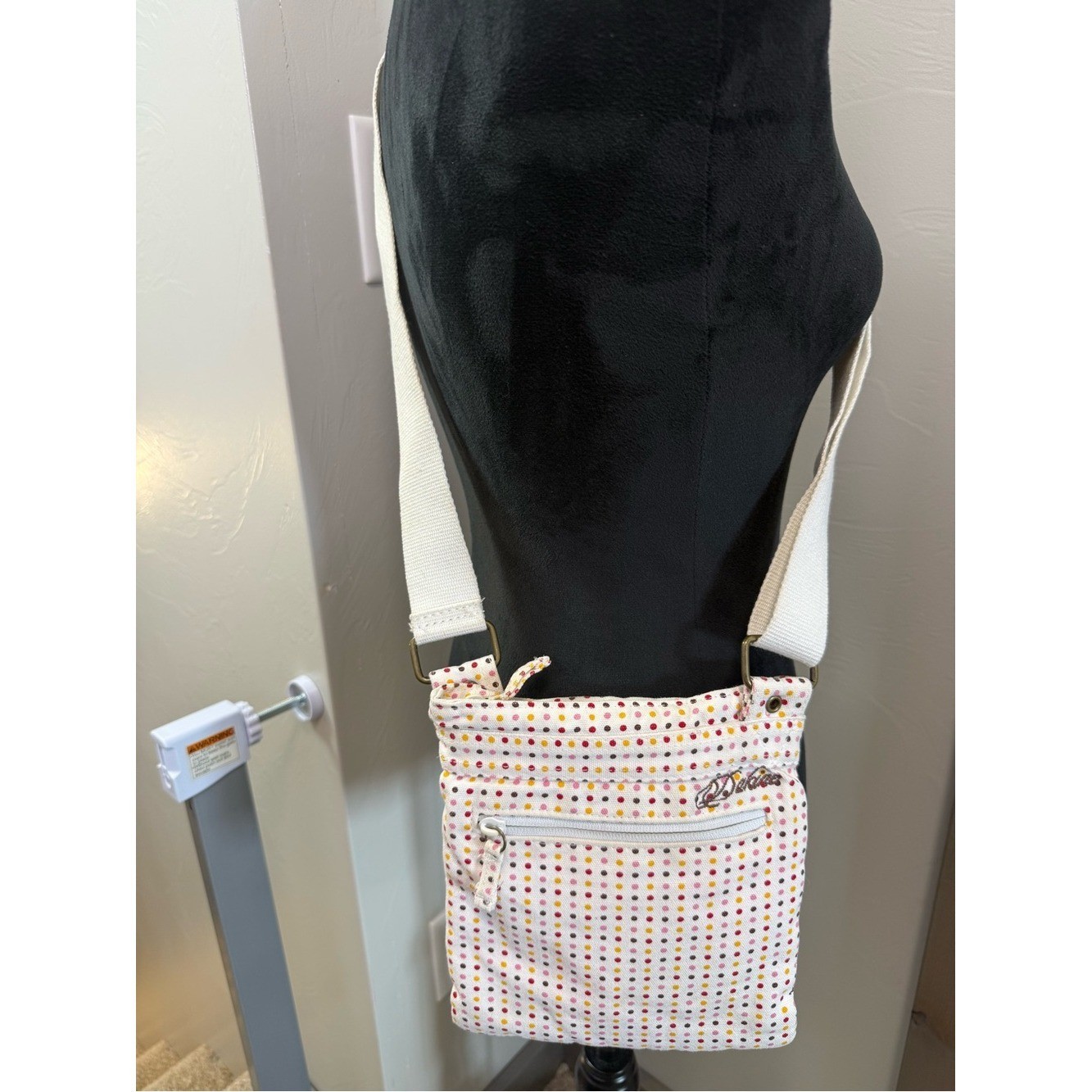 Dakine Y2K Jo Jo Canvas Crossbody Bag Purse White Polka Dot Adjustable Top Zip