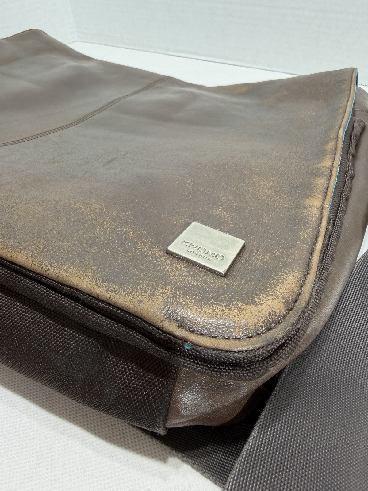 Knomo Messenger Laptop Bag 13×17 Brown Leather Adjustable Strap Crossbody
