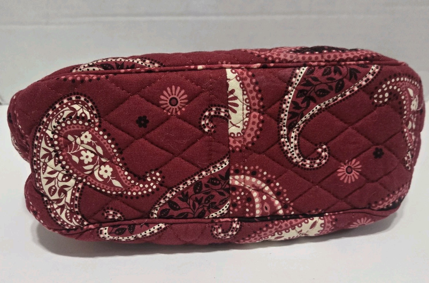 Vera Bradley Mesa Red Paisley Hobo Purse Shoulder Hand Bag Zipper Closure GB2