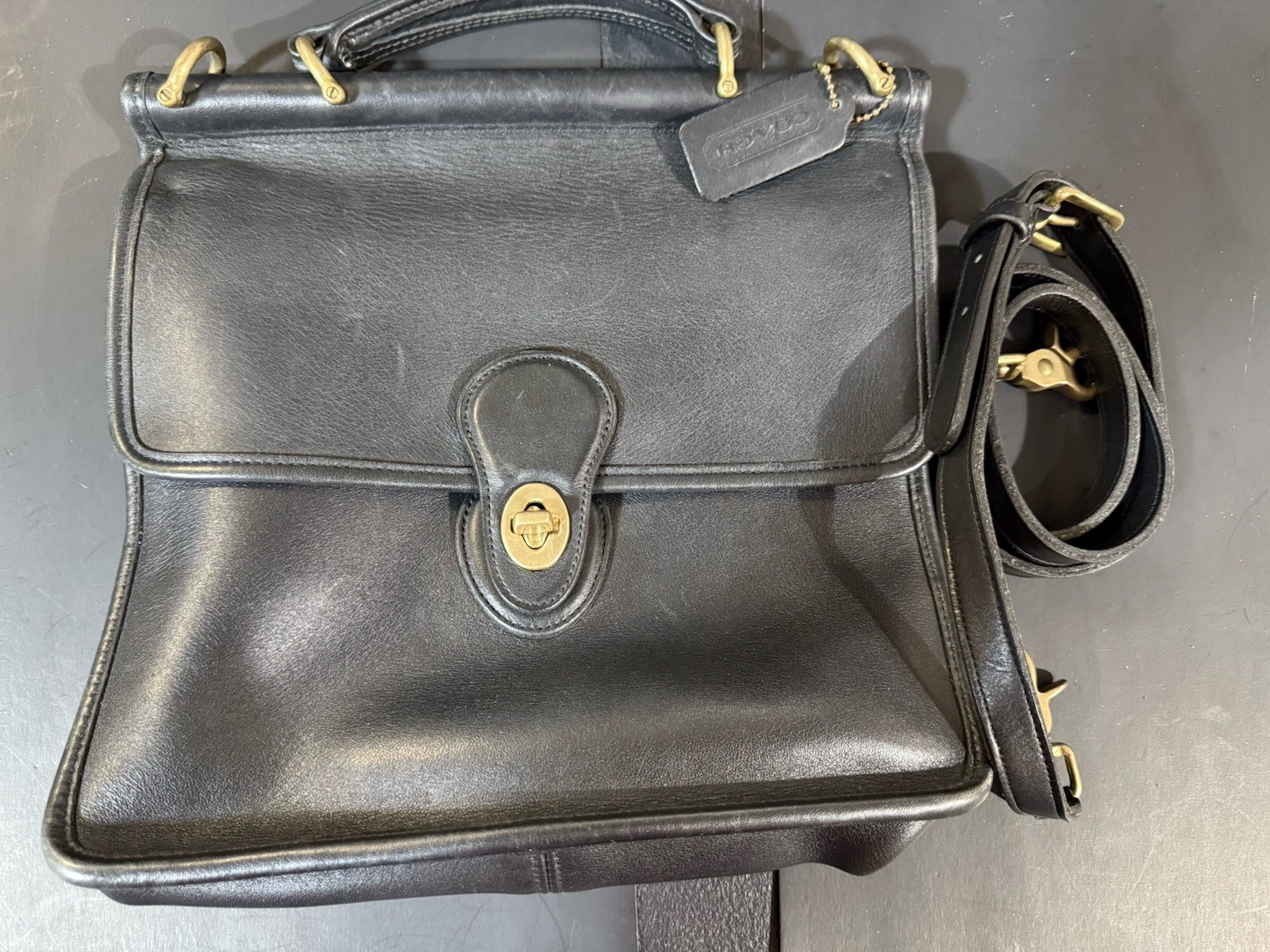 Vintage Coach 5130 Station Crossbody Messenger Bag Turn Lock Black Leather Purse