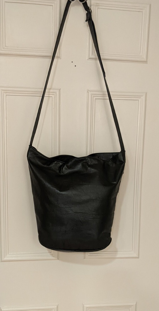Vintage Black LEATHER Purse Shoulderstrap/Crossbody Handbag Reptile Embossed