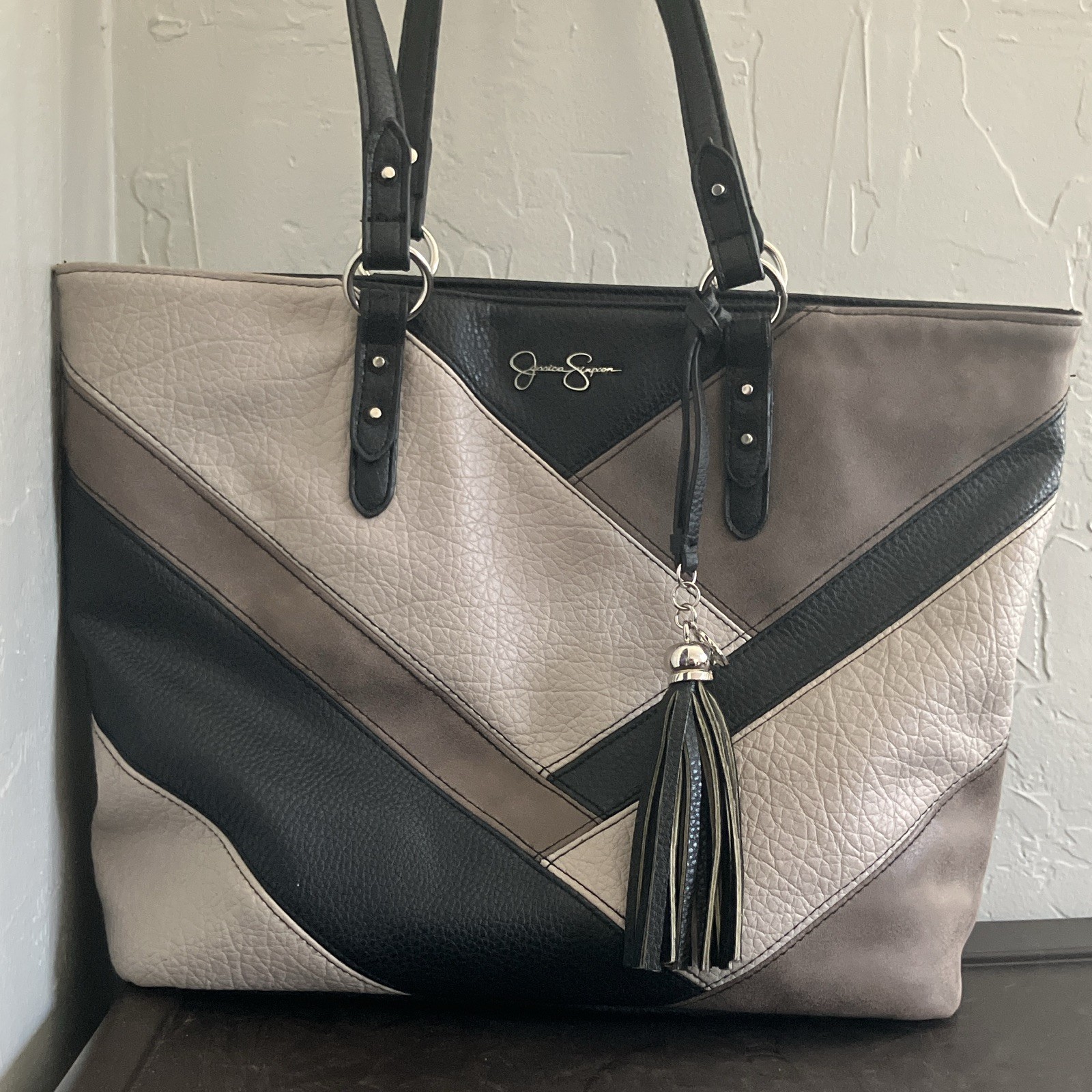 Jessica Simpson Large Colorblock Tote Zip Top Tassel Charm Leopard Lined