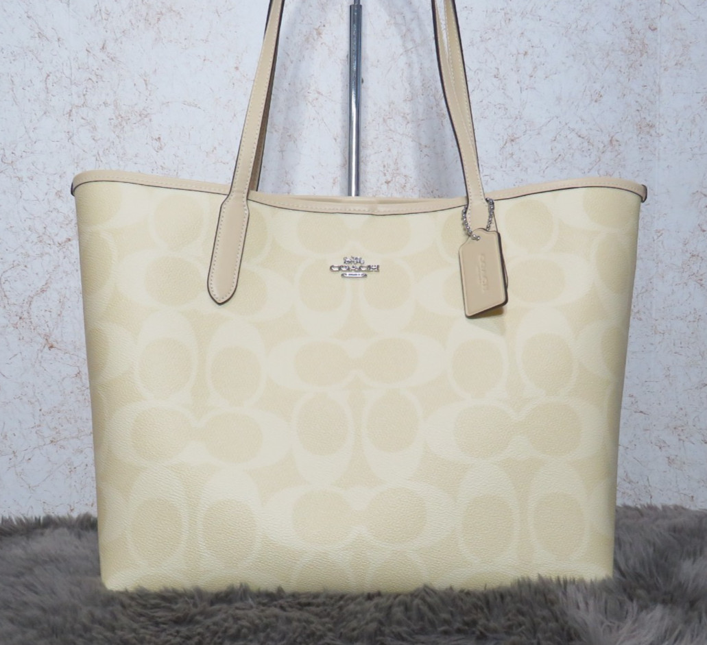 Coach City Tote in Signature Canvas (Hay) – NWT (CAL49)
