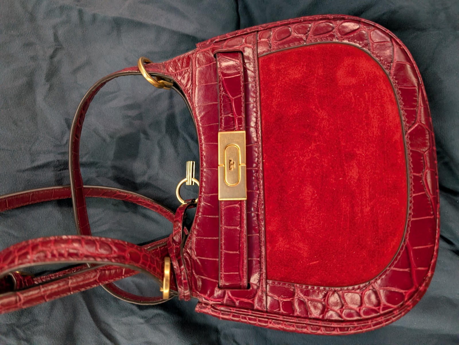 tory burch lee radziwill croc-embossed & suede saddle bag in Burgundy
