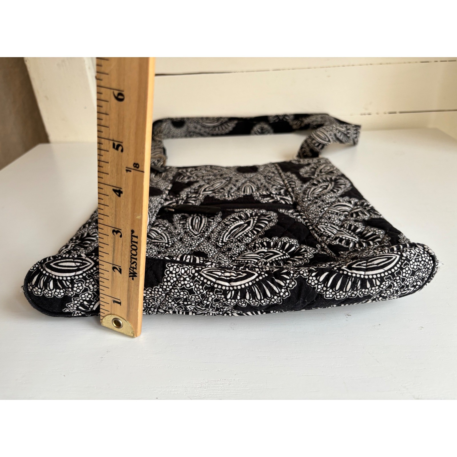 Vera Bradley Blanco Bouquet Hipster Crossbody Bag Floral Black White Adjustable