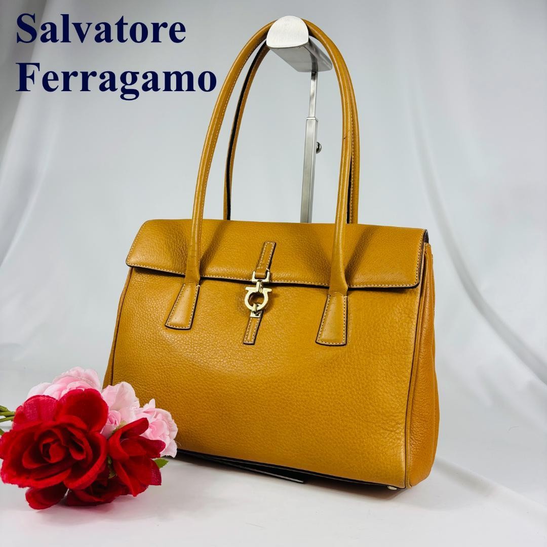 Salvatore Ferragamo Gancini Shoulder Handbag Leather Camel Brown 21×27.5cm