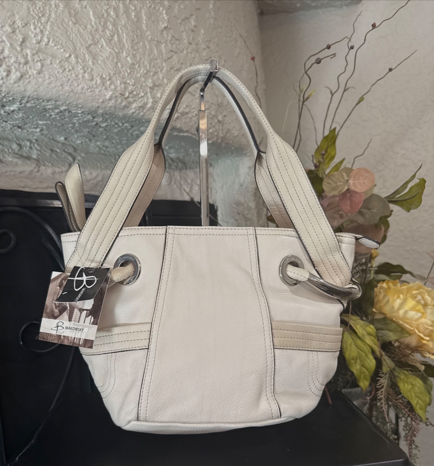 B Makowsky Soft Pebbled Taupe Leather Handbag, Shoulder Bag – NWT