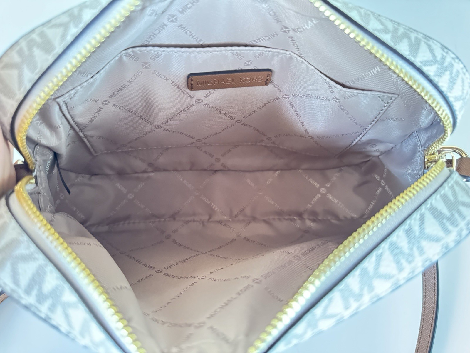 MICHAEL KORS JET SET ITEM CHAIN SHOULDER CROSSBODY BAG MK VANILLA BROWN