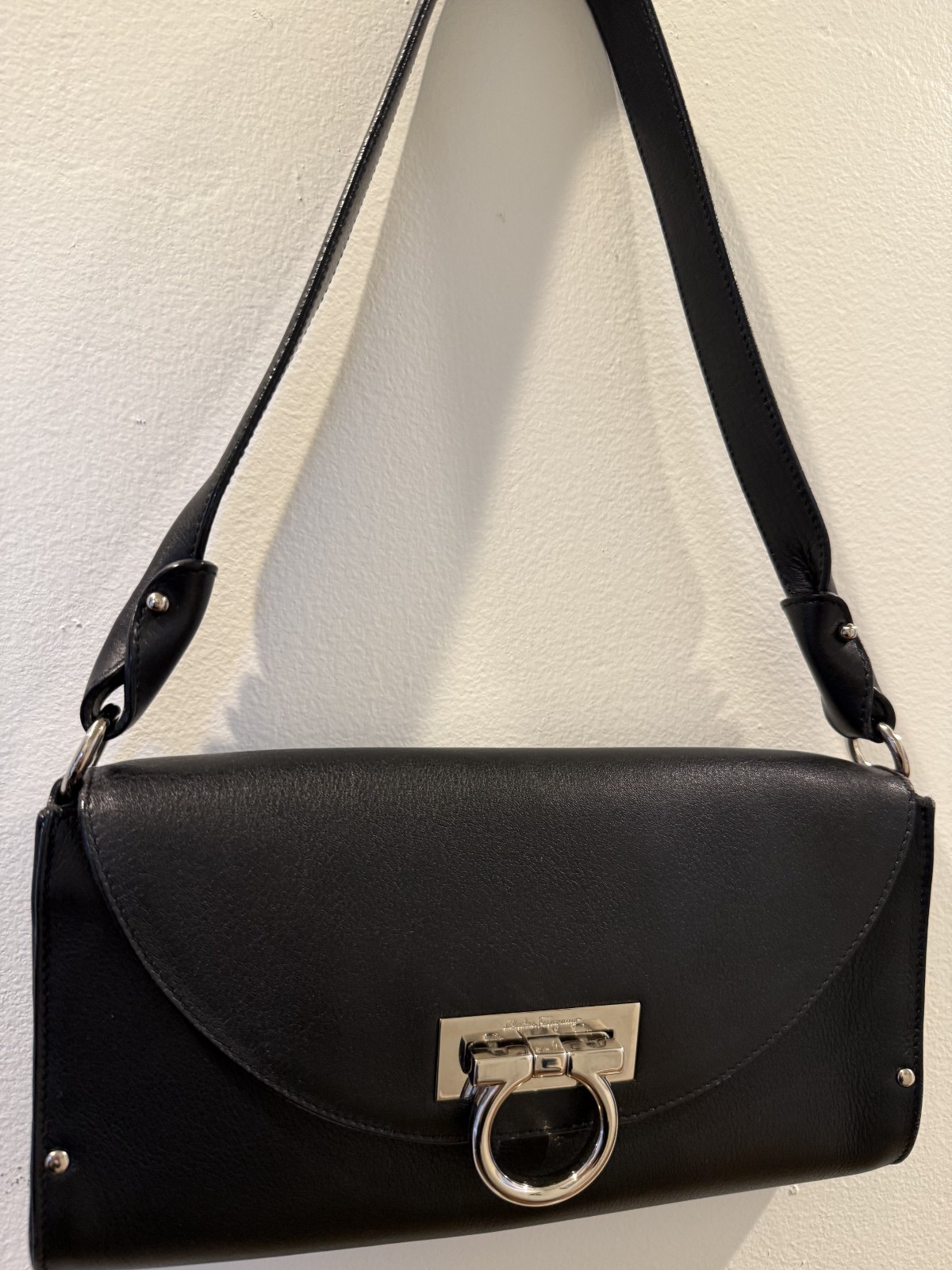 Salvatore Ferragamo Black calf leather shoulder bag with Gancini Silver Hardware