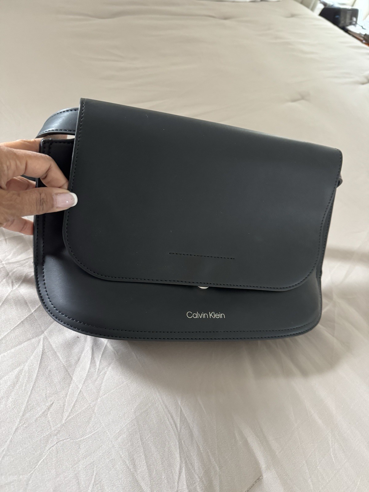 Calvin Klein Black Medium Flap Shoulder Bag Magnetic Closure Adjustable Strap
